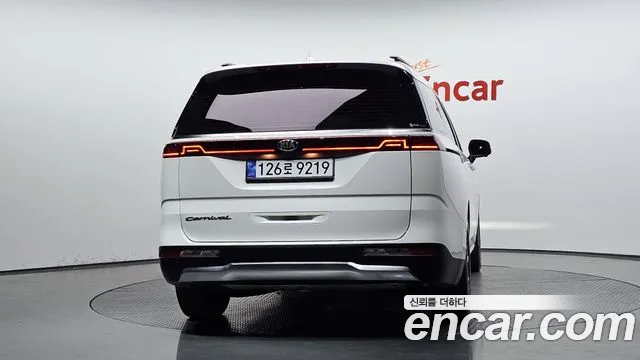 Kia Carnival 2021 thumb 3