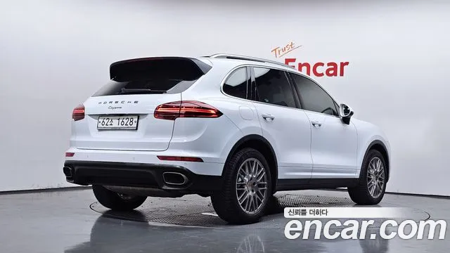 Porsche Cayenne 2015 thumb 2