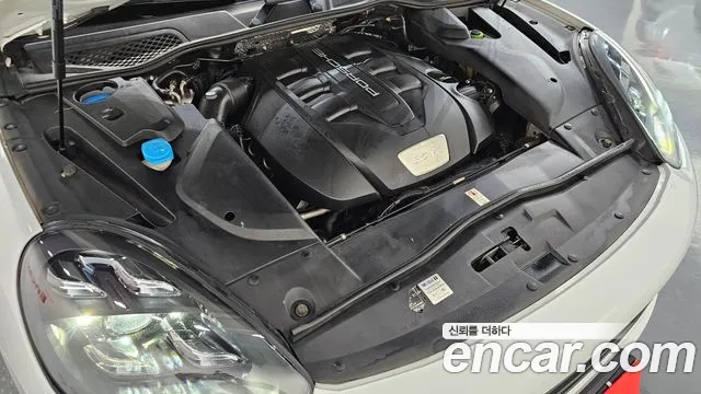Porsche Cayenne 2015 thumb 6