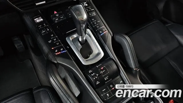 Porsche Cayenne 2015 thumb 9