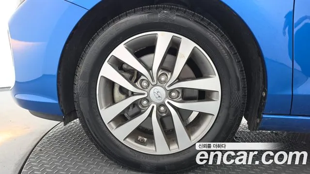 Hyundai i30 2017 thumb 4