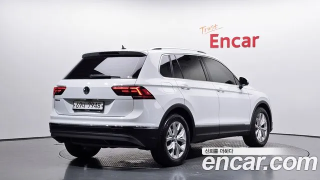 Volkswagen Tiguan 2018 thumb 2