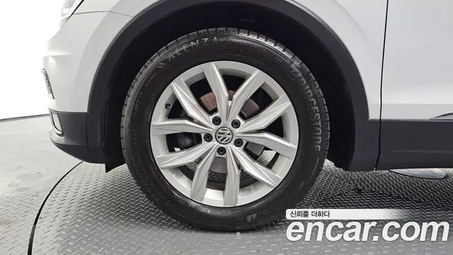 Volkswagen Tiguan 2018 thumb 5