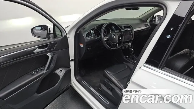 Volkswagen Tiguan 2018 thumb 11