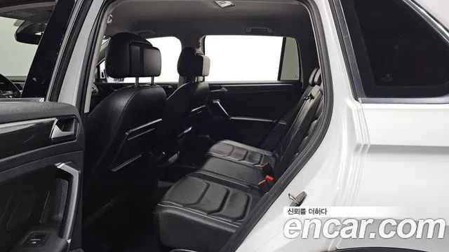 Volkswagen Tiguan 2018 thumb 12