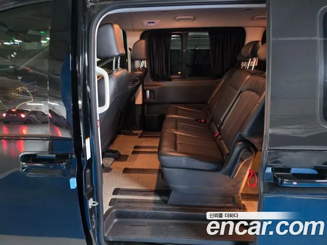 Hyundai Staria 2023 thumb 9