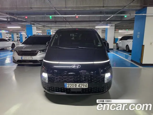 Hyundai Staria 2023 thumb 12