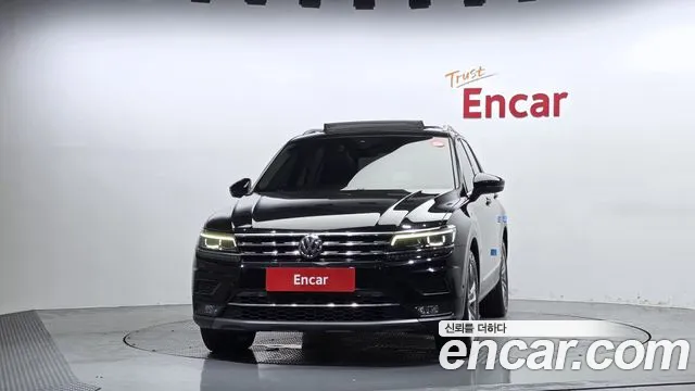 Volkswagen Tiguan 2018 thumb 3
