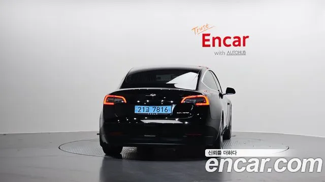 Tesla Model 3 2020 thumb 4