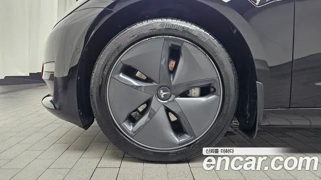 Tesla Model 3 2020 thumb 5