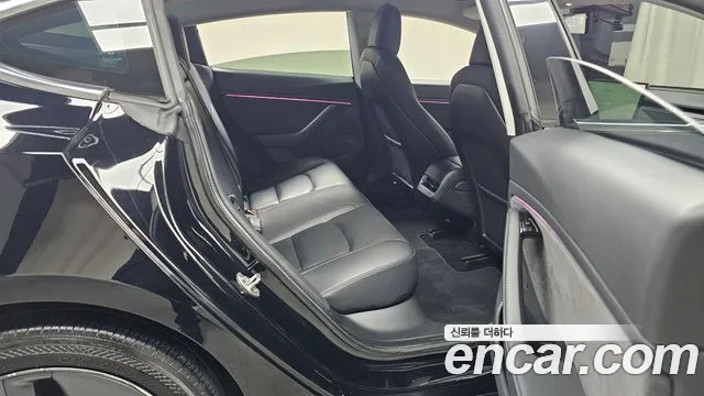 Tesla Model 3 2020 thumb 11