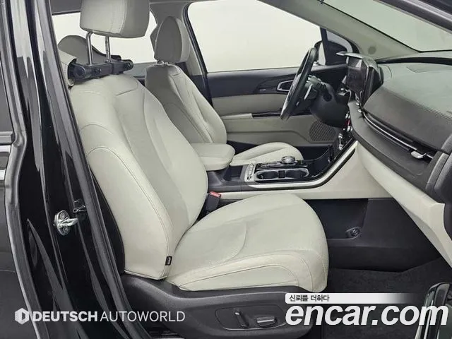 Kia Carnival 2021 thumb 10