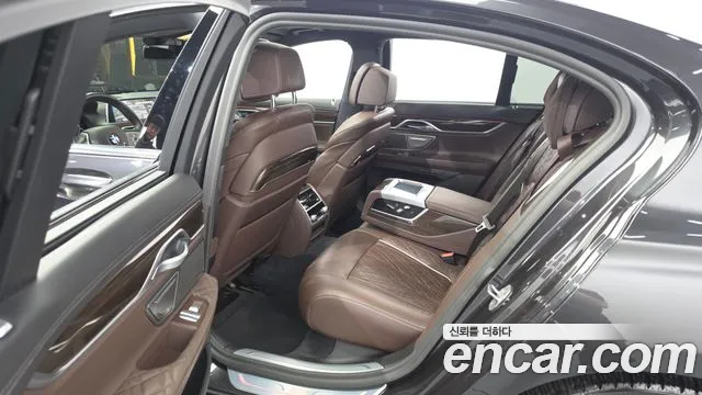 BMW 7 серии 2020 thumb 11