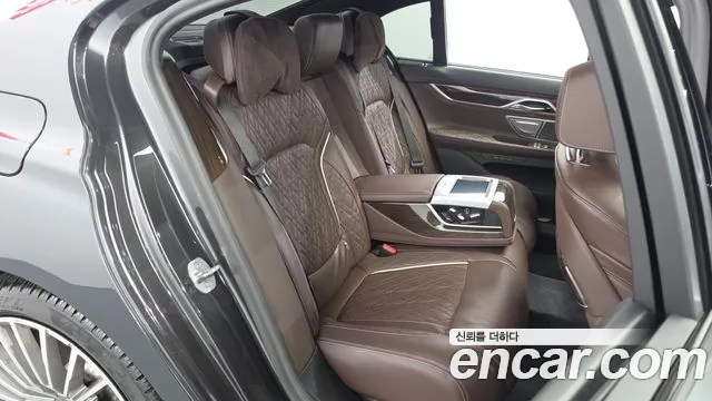 BMW 7 серии 2020 thumb 12