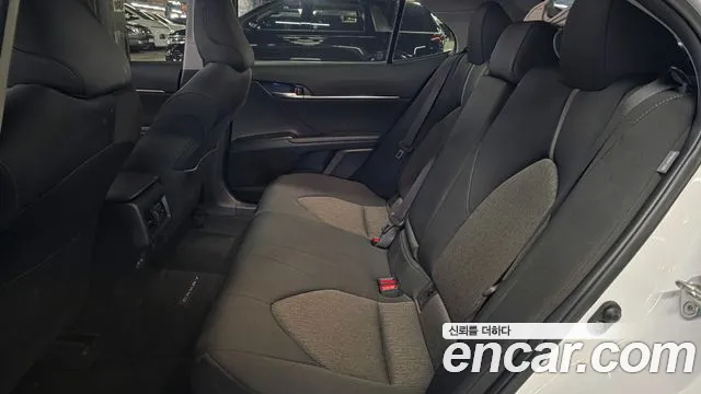 Toyota Camry 2024 thumb 6