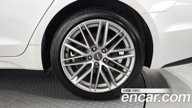 Genesis G70 2019 thumb 5