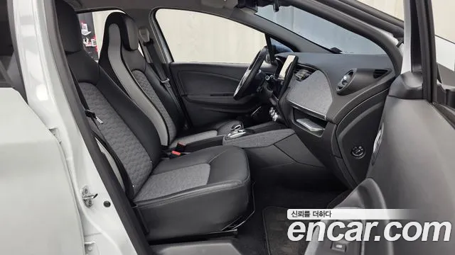 Renault ZOE 2021 thumb 11
