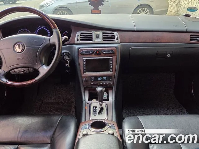 KG_Mobility_Ssangyong Chairman 2010 thumb 6