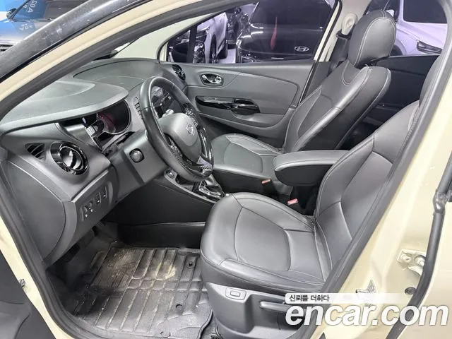 Renault Captur 2017 thumb 9