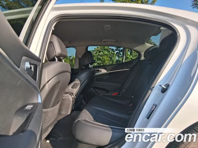 Genesis G70 2020 thumb 8