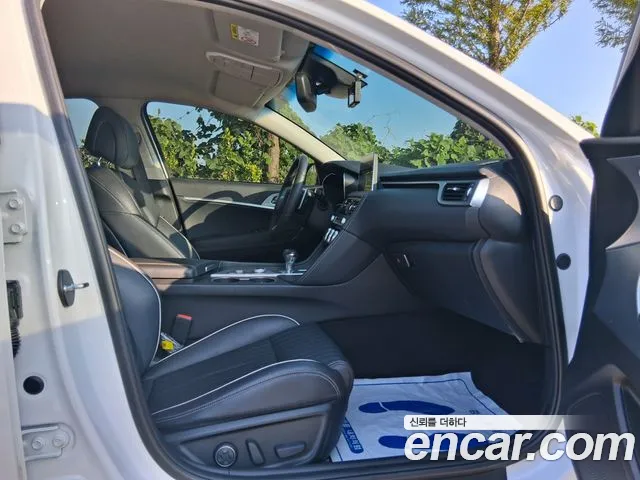 Genesis G70 2020 thumb 9