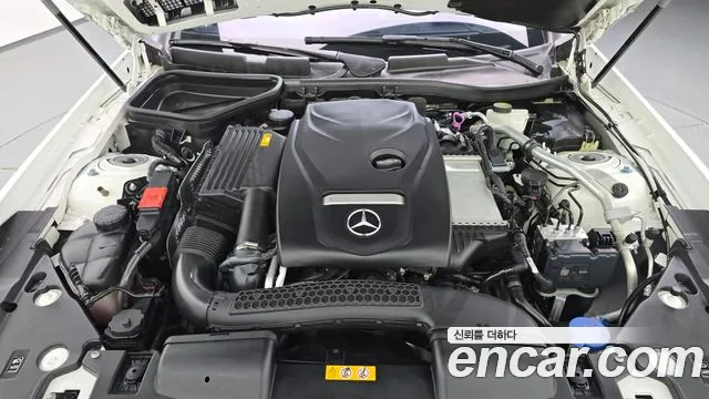Mercedes-Benz SLC-Class 2017 thumb 6