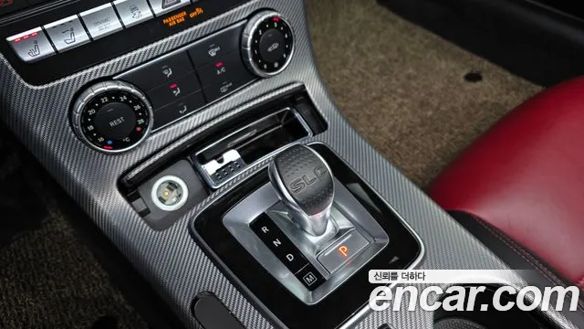Mercedes-Benz SLC-Class 2017 thumb 9