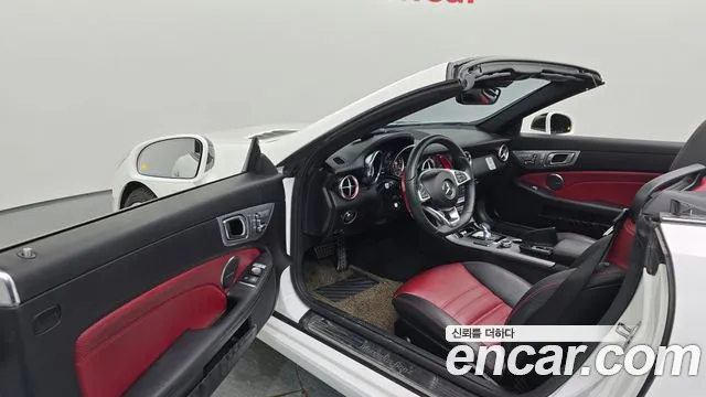 Mercedes-Benz SLC-Class 2017 thumb 10