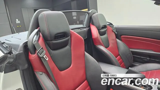 Mercedes-Benz SLC-Class 2017 thumb 11