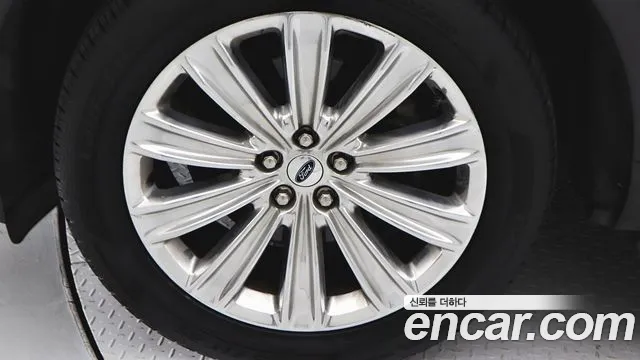 Ford Explorer 2022 thumb 5