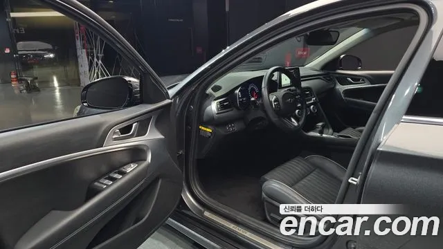 Genesis G70 2018 thumb 10