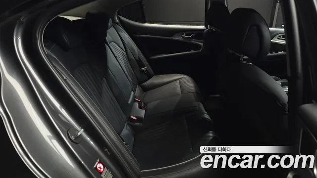 Genesis G70 2018 thumb 12