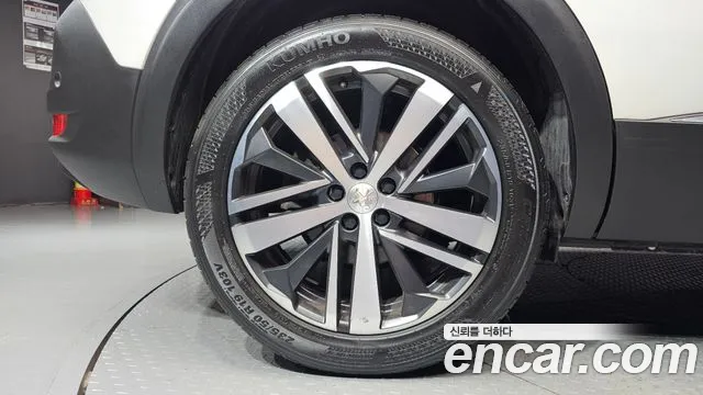 Peugeot 5008 2018 thumb 5