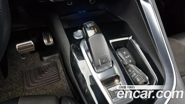 Peugeot 5008 2018 thumb 9