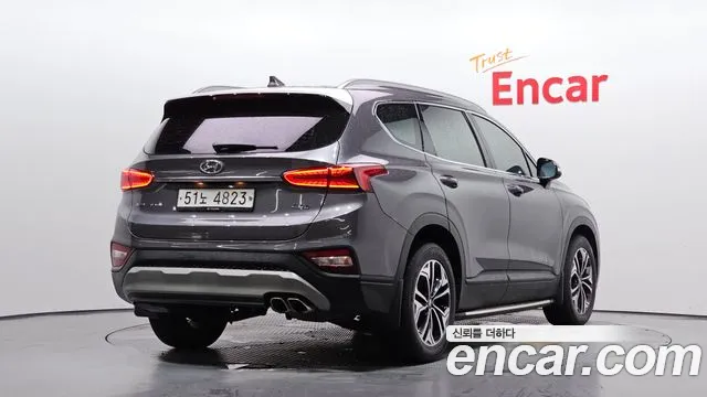 Hyundai Santa Fe 2018 thumb 2