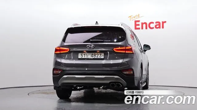 Hyundai Santa Fe 2018 thumb 4