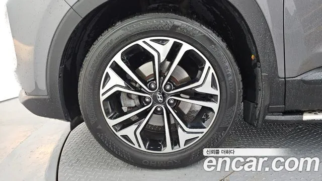 Hyundai Santa Fe 2018 thumb 5