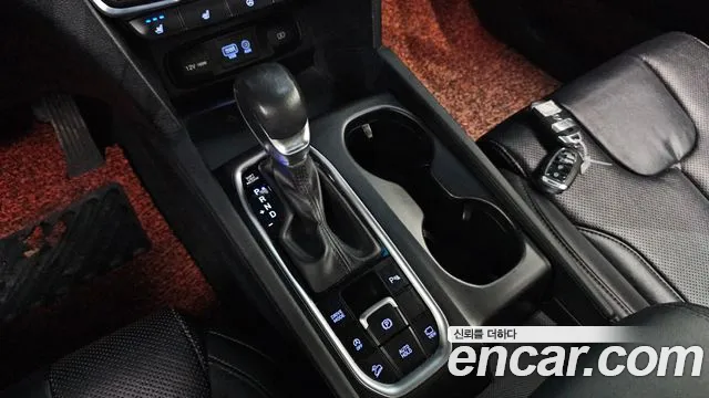 Hyundai Santa Fe 2018 thumb 9