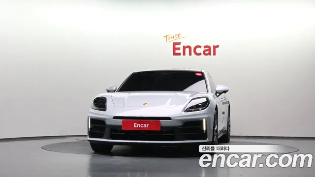 Porsche Panamera 2025 thumb 3