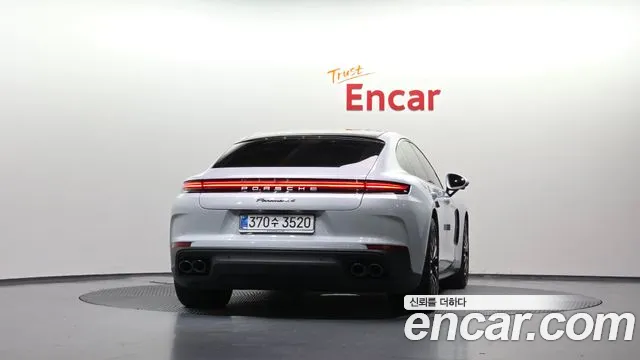 Porsche Panamera 2025 thumb 4