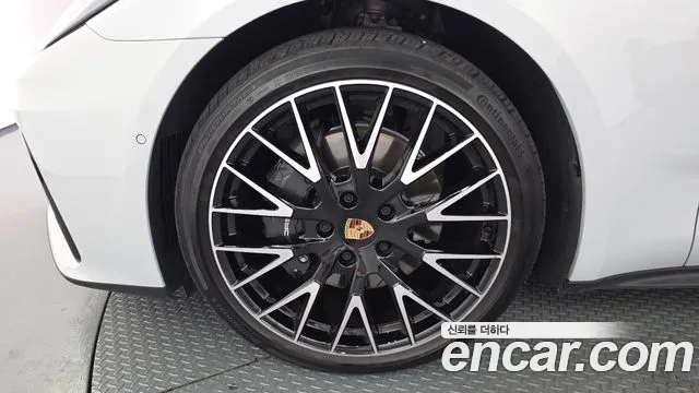 Porsche Panamera 2025 thumb 5