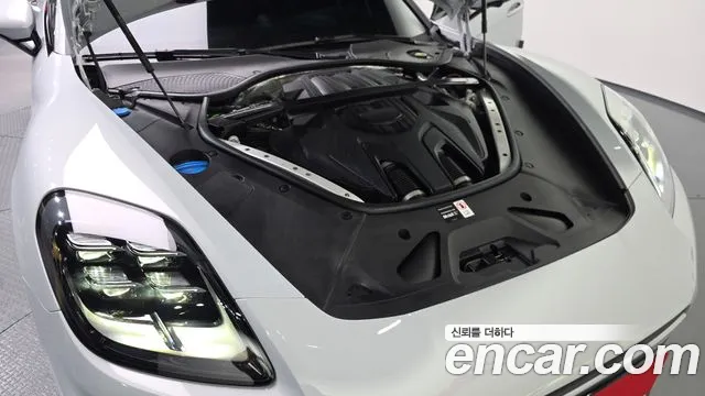 Porsche Panamera 2025 thumb 6