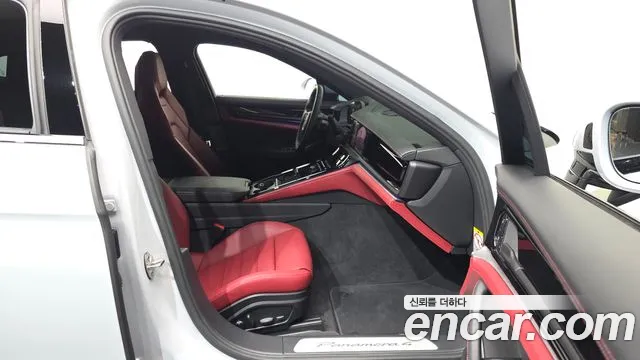 Porsche Panamera 2025 thumb 11