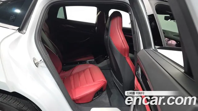 Porsche Panamera 2025 thumb 12