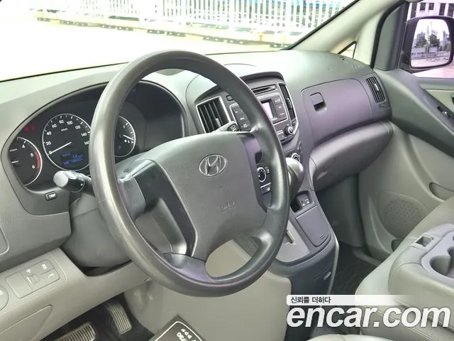 Hyundai Starex 2017 thumb 10