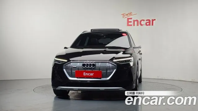 Audi e-tron 2022 thumb 3