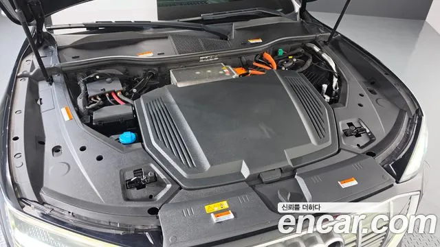 Audi e-tron 2022 thumb 6