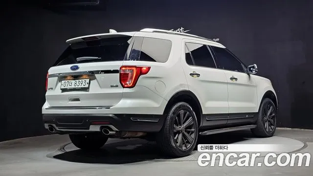 Ford Explorer 2019 thumb 2