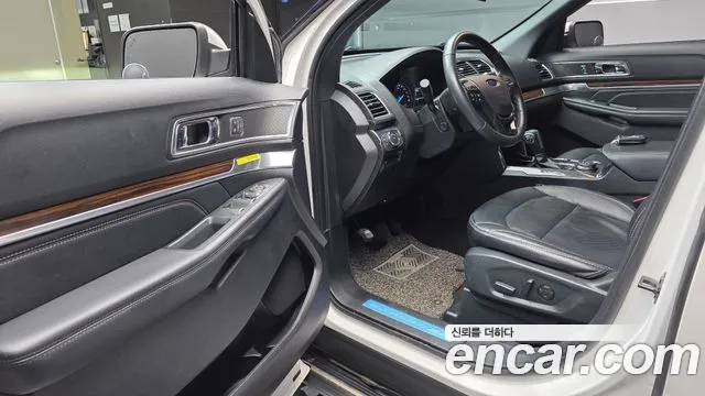 Ford Explorer 2019 thumb 10