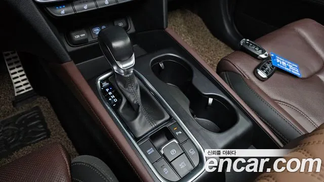 Hyundai Santa Fe 2019 thumb 9